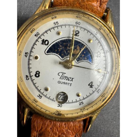 Vintage Timex Womens Watch 28mm Gold Tone Moon Phase Brown Leather New Battery Vintage Timex ladies sun moon phase brown leather watch NEW  main image 2